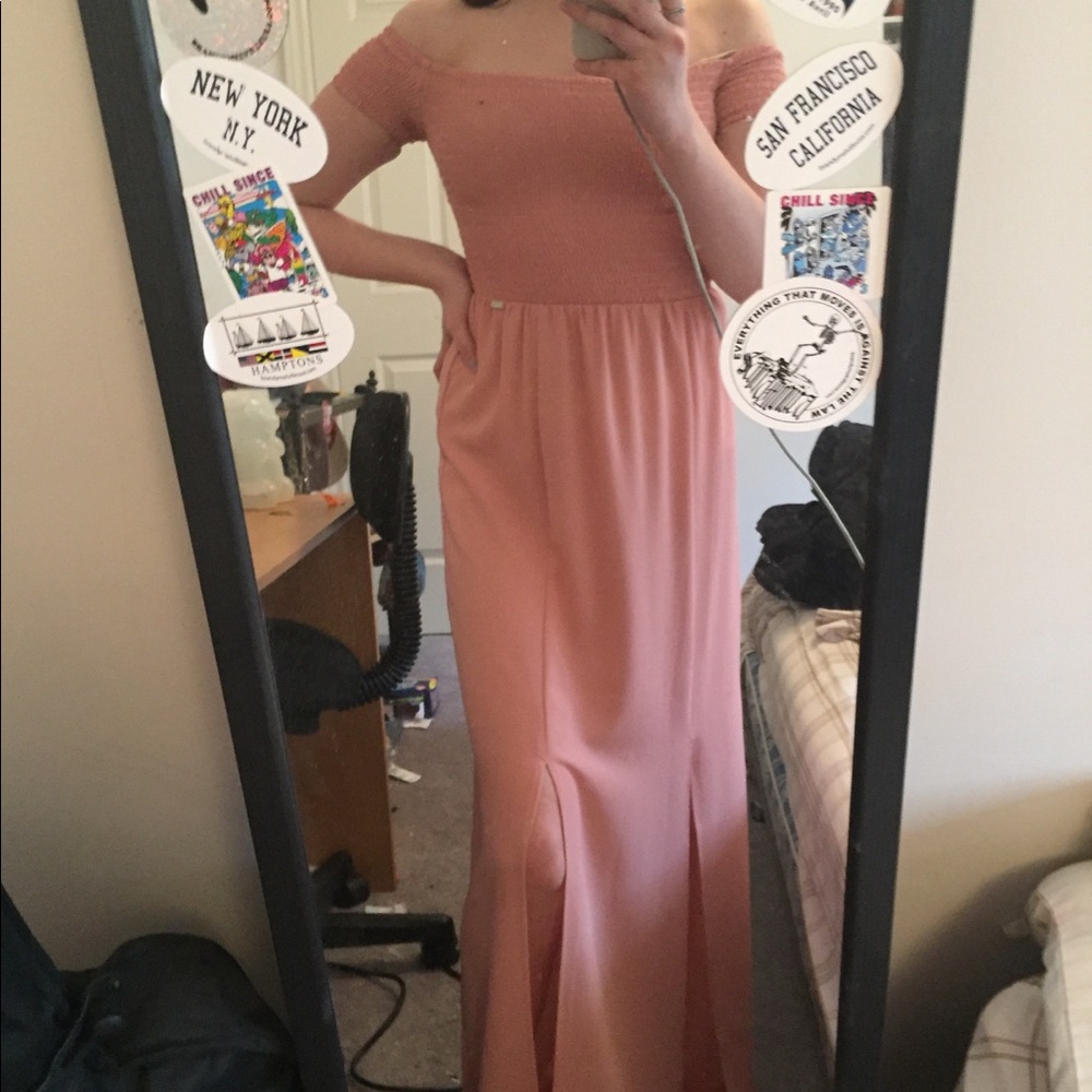 Long pink guess dress🦋